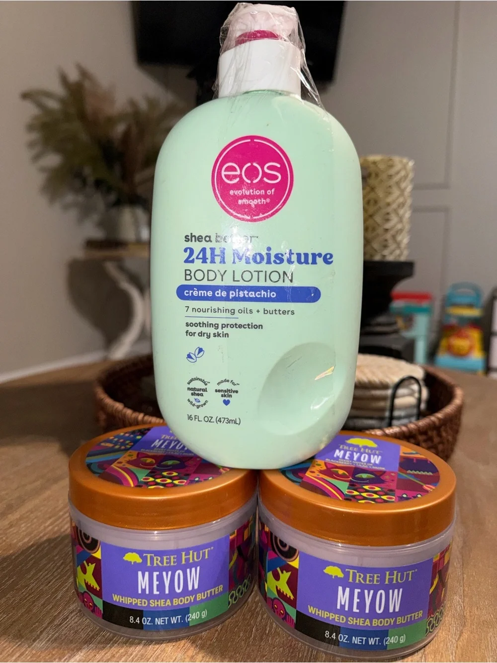 eos 24H Moisture Shea Lotion(Crème de Pistachio) and 2 Tree Hut Meyow Butter